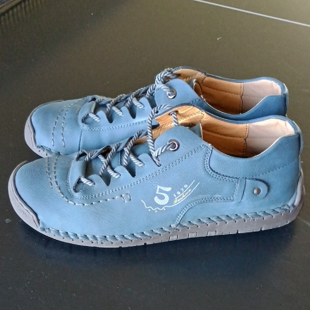 Fashion Blue and Black Sneakers with Ergonomic Sole
